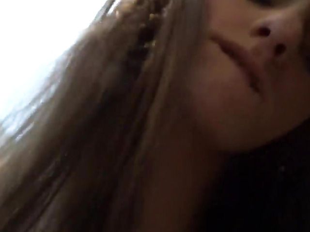 Skinny amateur cutie seduces a dude