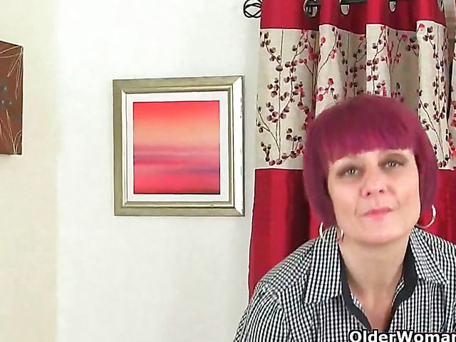 Naughty mature spread pussy on camera