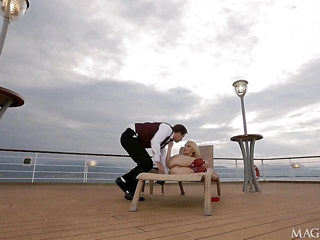 Adorable blonde anal screwed by the sea