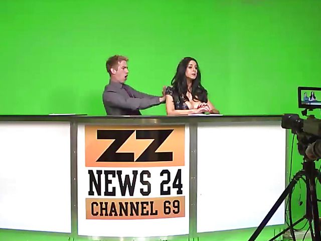 Big boobs MILF Brandi Love wanna fuck with Jessy Jones