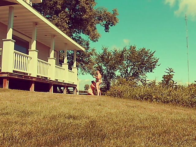 Fat wife in sunglasses gives head in the open air