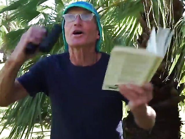 Old and young fuck under the palm tree
