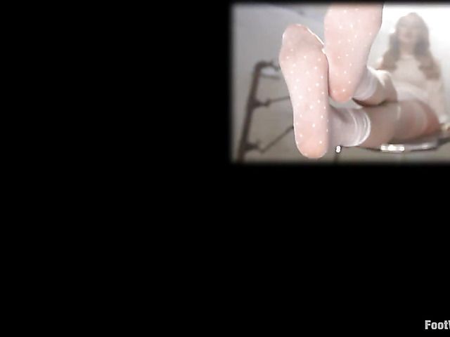 Lesbian foot worship with lovely Lexi Belle