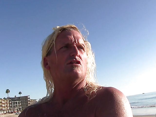 Beautiful amateur teen Pepper XO banged and facialed on cam