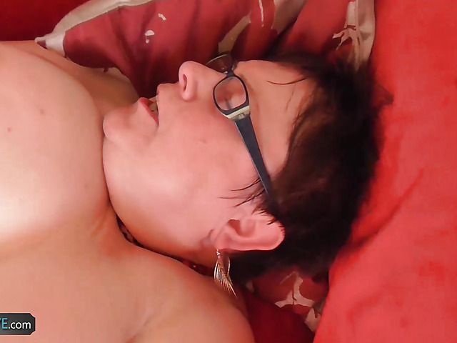 Fat granny gets pounded by Sam Bourne