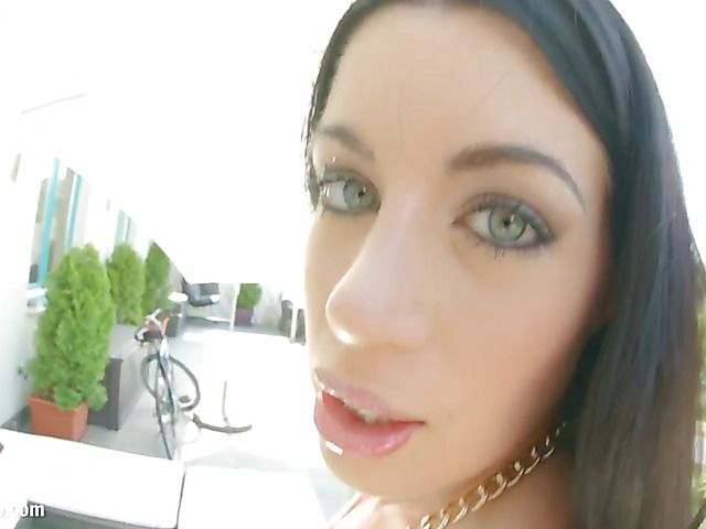 Hot ass brunette solo and pussy close-ups