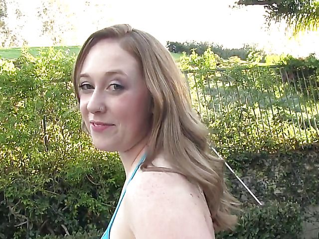 Big white booty on fuckable girl Lacie Cakes