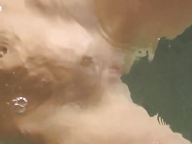 Eurobabe Nancy A rides a dildo under water