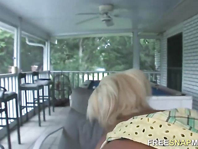 Big tits MILF Sara flaunts her marvelous boobs