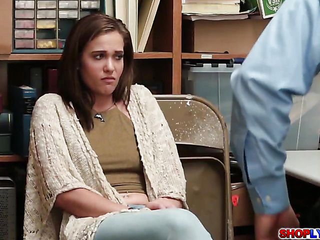 Cute Peyton Robbie gets nailed in the back room