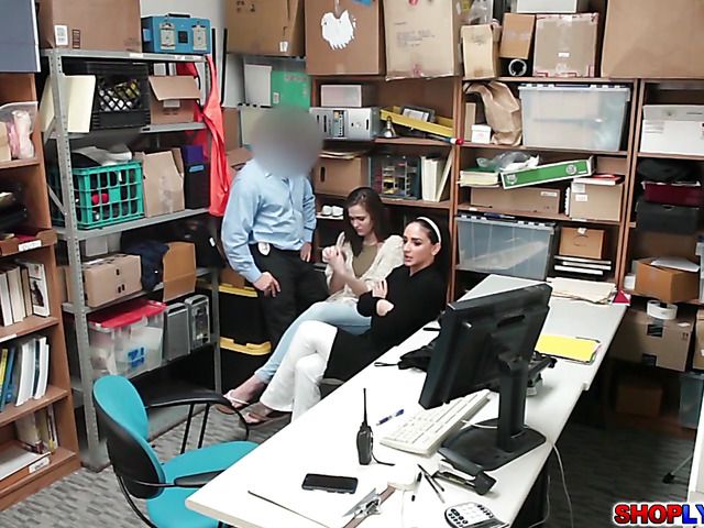 Cute Peyton Robbie gets nailed in the back room