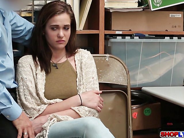 Cute Peyton Robbie gets nailed in the back room