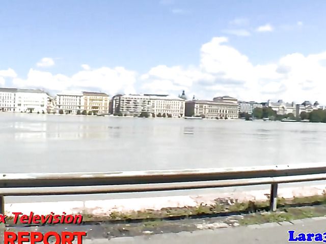 Sexy mature woman Lara is fucking horny