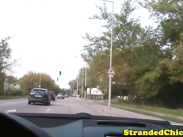 Outdoor sex with amateur brunette Kira