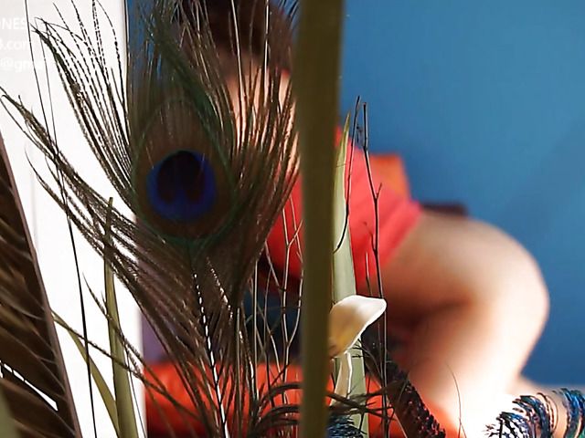 Big butt mom Janey Jones posing in jeans and lingerie