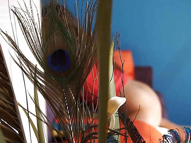 Big butt mom Janey Jones posing in jeans and lingerie