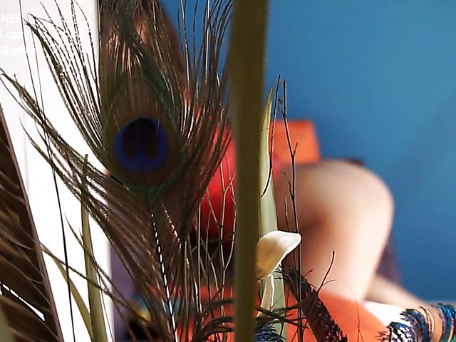 Big butt mom Janey Jones posing in jeans and lingerie