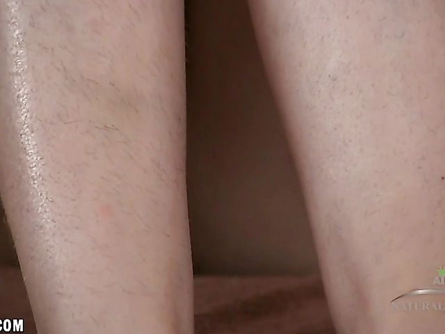 Hairy amateur Trixie displays her feet and spreads her muff