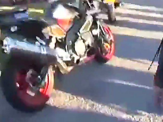 A sexy mature babe goes walking outside naked