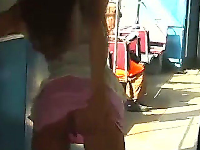 A Hot babe flashes her body in public