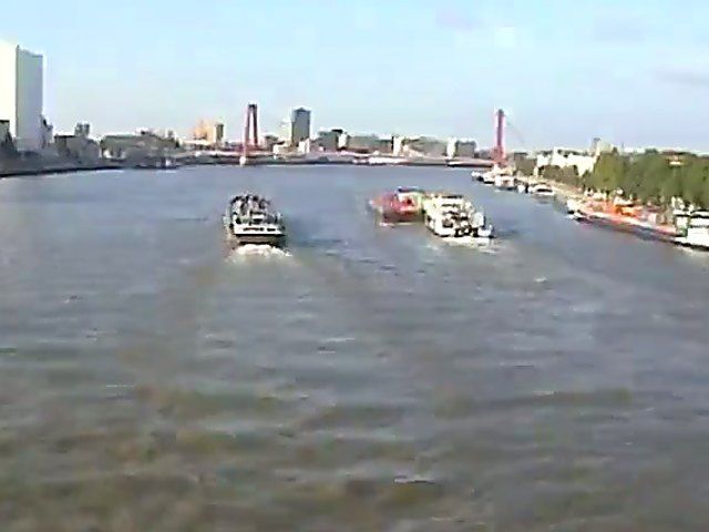 Athletic blonde flashes her pussy in public