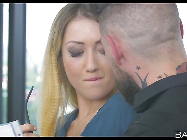 Skinny Empera and Dean Van Damme have office sex