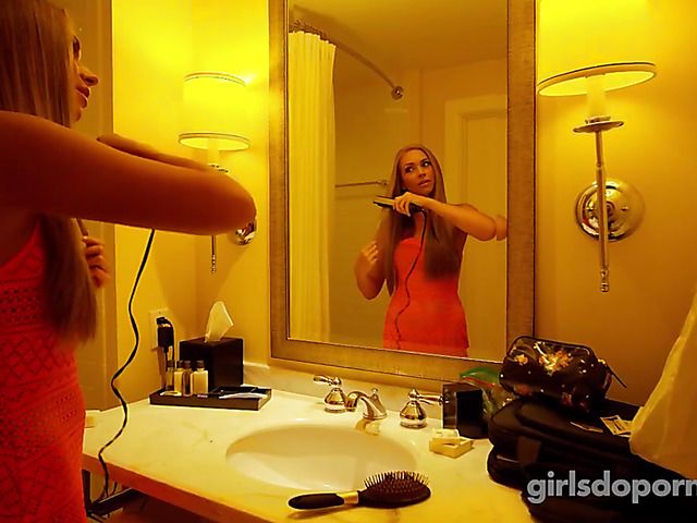 Beautiful amateur babe gets hardcored on casting