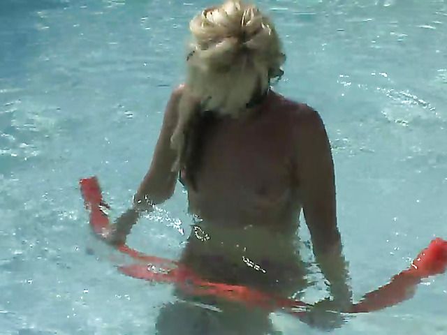 Topless teen girls twerking by the pool