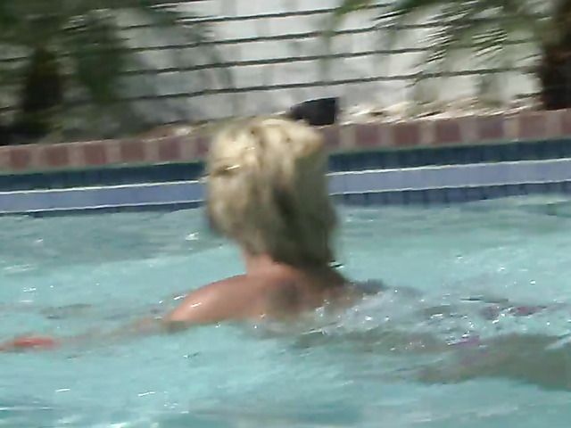 Topless teen girls twerking by the pool