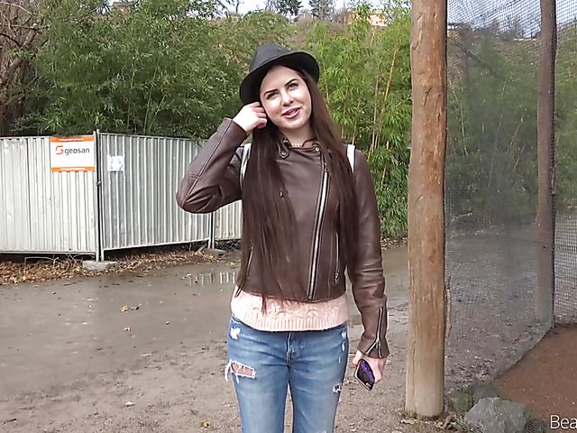 Teen beauty in jeans Cassie Fire takes some cock