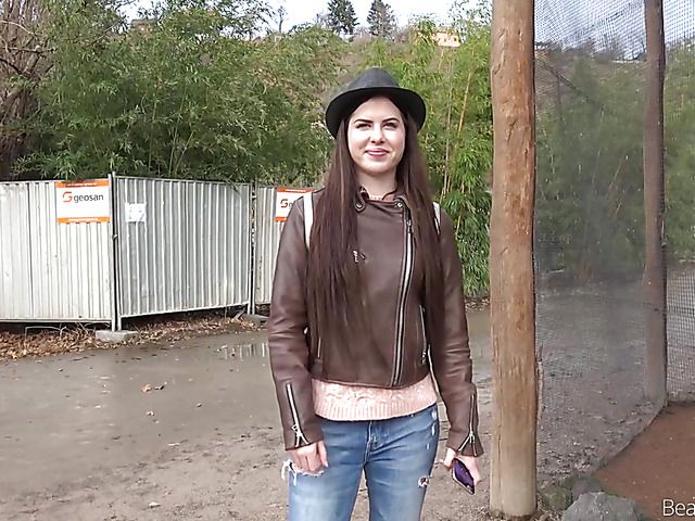 Teen beauty in jeans Cassie Fire takes some cock