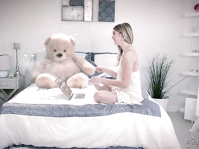 Lesbian threesome with Bree Daniels and Kenna James