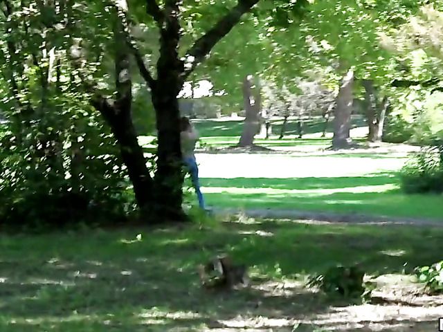 Outdoor fuck for money with skinny euro girl Linda Leclair