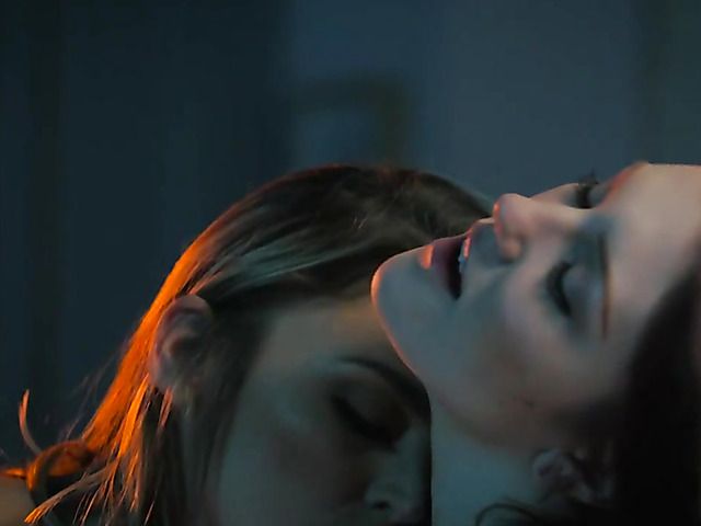 Lesbian babes Jewels Vega and Ryan Ryans do it at night