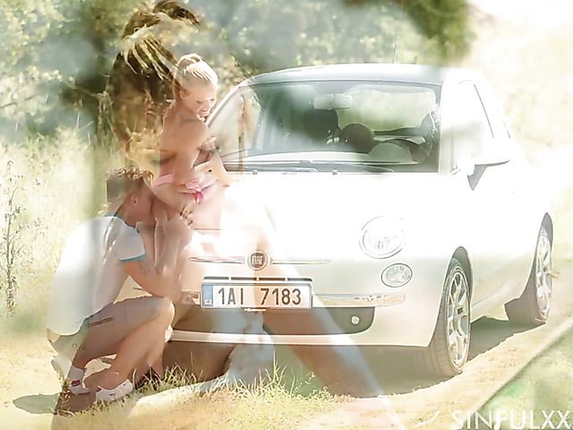 Sex in the outdoors with perfect girl Bella Baby