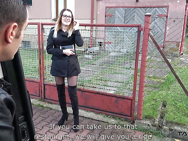 Pick up fuck in a van with four-eyed Samanta