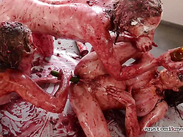 Messy lesbian three-way to blow your mind