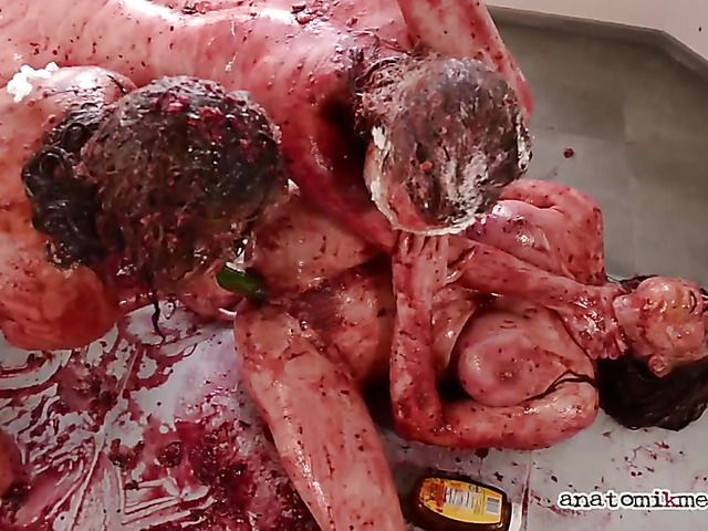 Messy lesbian three-way to blow your mind