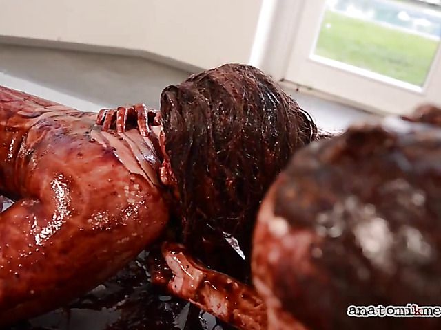 Messy lesbian three-way to blow your mind