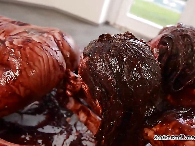 Messy lesbian three-way to blow your mind