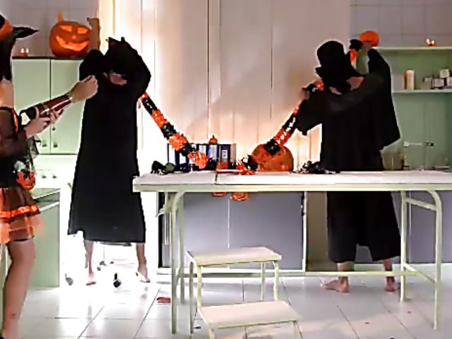 Halloween threesome blowjob with Ava Dalush