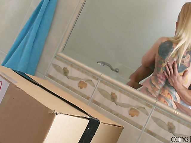 Tattooed busty MILF Kayla Green gets ploughed in the bathroom