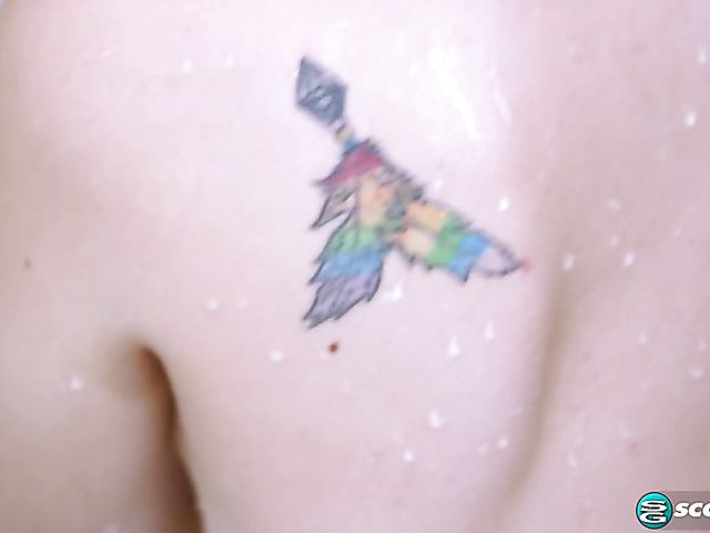 Blonde shower fun for your viewing pleasure