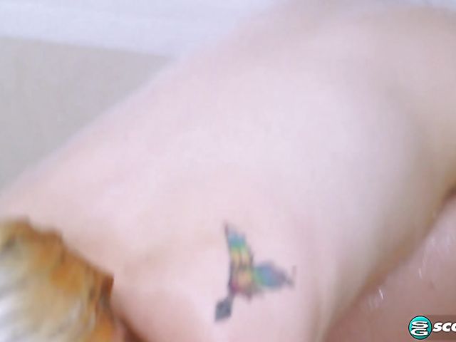 Blonde shower fun for your viewing pleasure