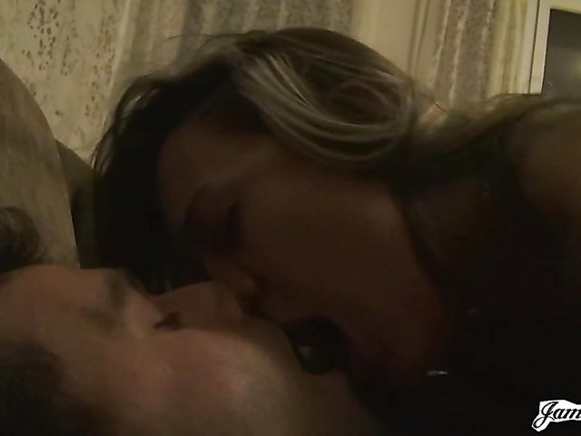 MMF homemade 3some with tight Blue Angel