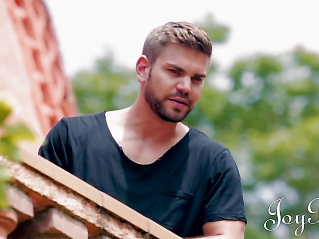 Hot outdoor sex with Spanish babe Alexa Tomas