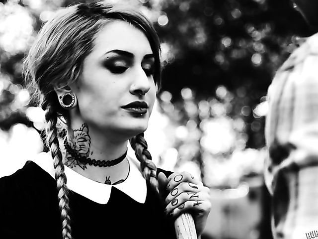 Tattooed Lady Luna with pierced tits gets pounded