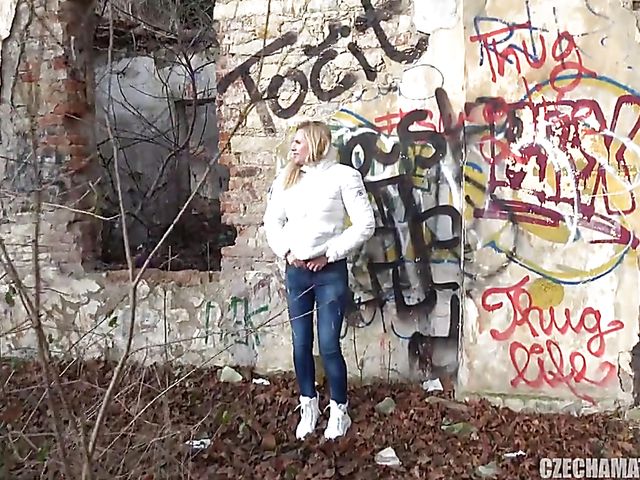Amateur Czech lady gets her holes fucked well