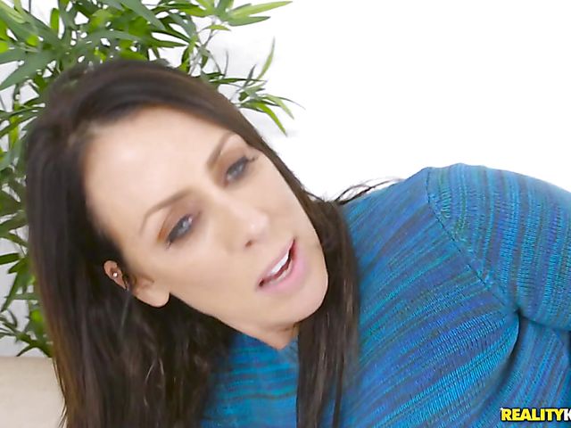 Huge titted brunette MILF Reagan Foxx gets railed