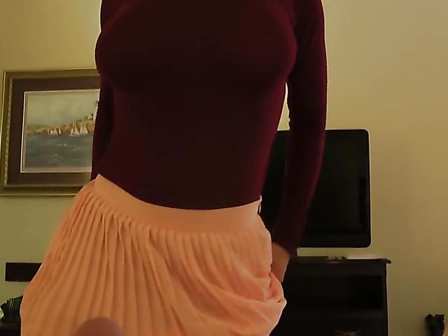 Busty mommy Krissy Lynn gets her pussy cum covered